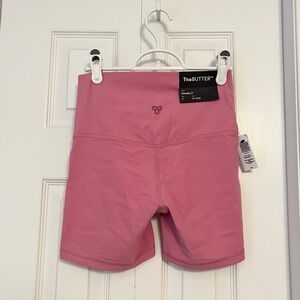 Aritzia TNA butter cheeky 5” shorts